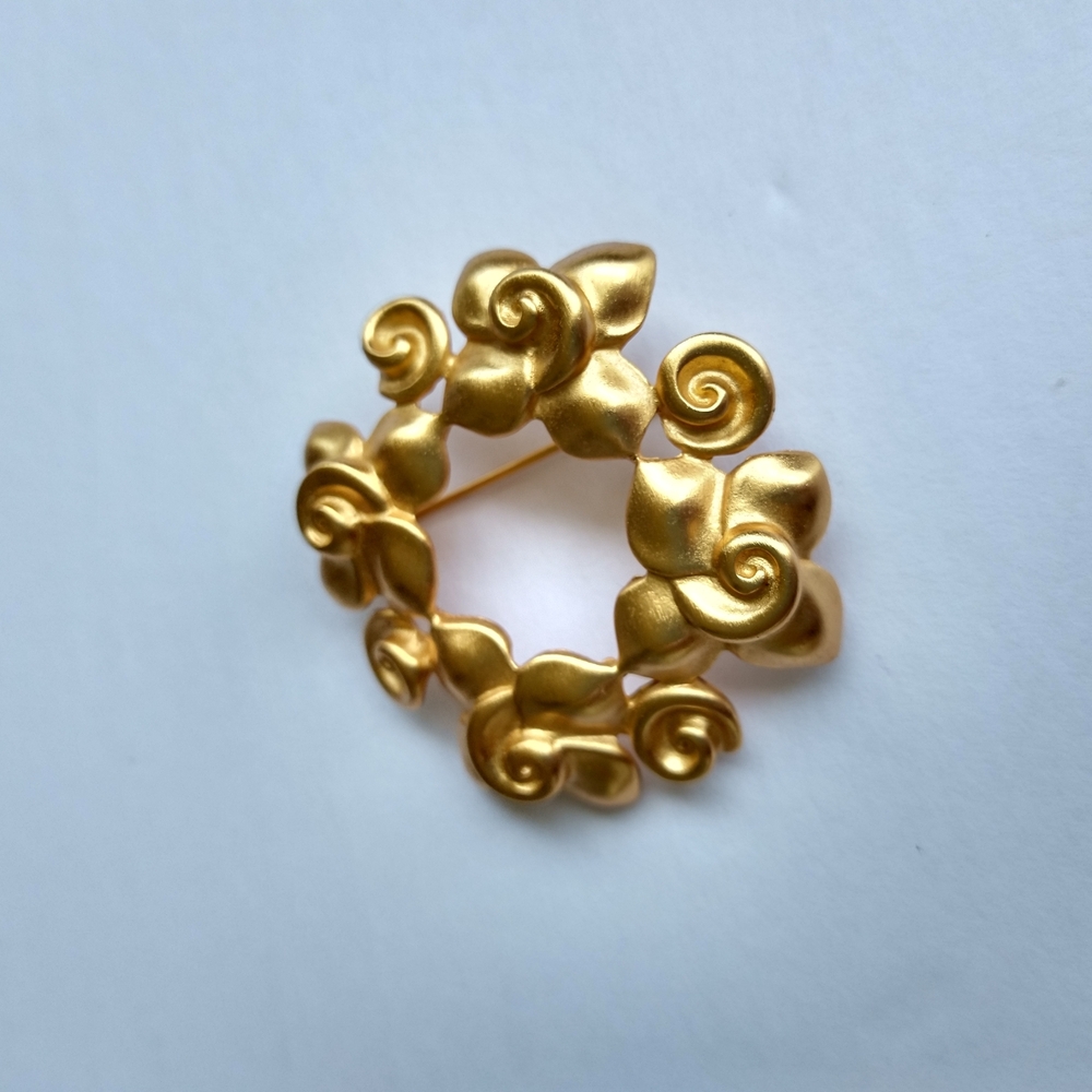 Elegant Gold Tone Metal Floral Brooch Anne Klein